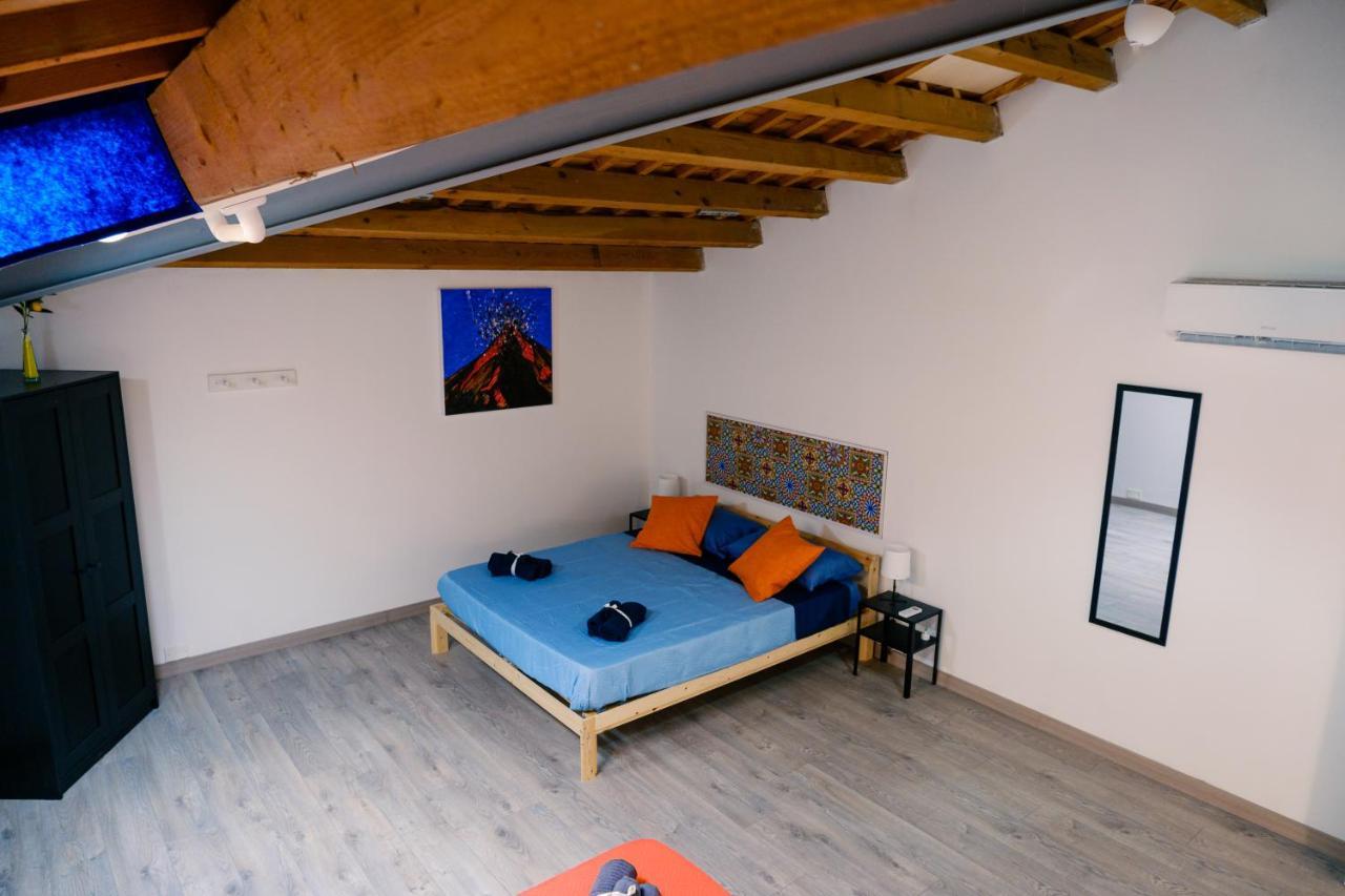 U Passiaturi Big House Apartment คาตาเนีย ภายนอก รูปภาพ