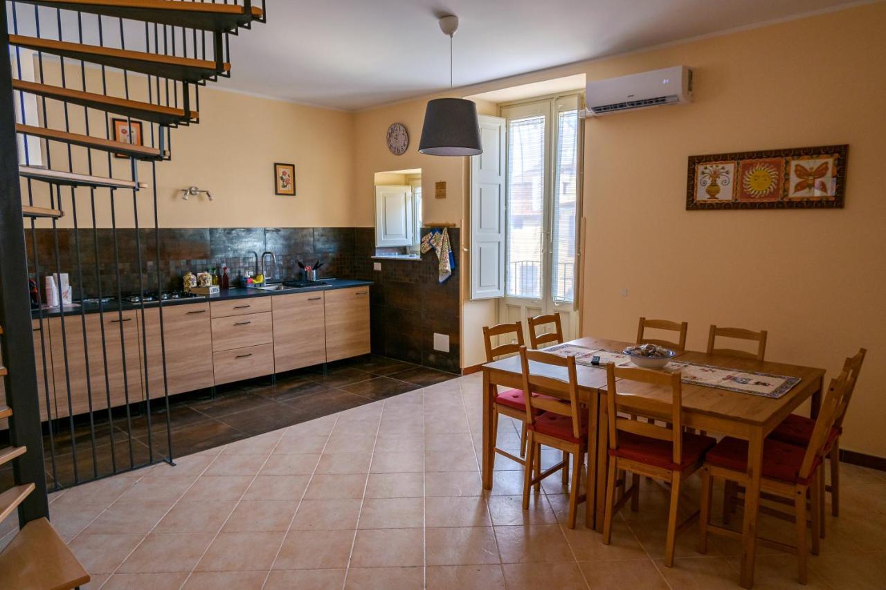 U Passiaturi Big House Apartment คาตาเนีย ภายนอก รูปภาพ