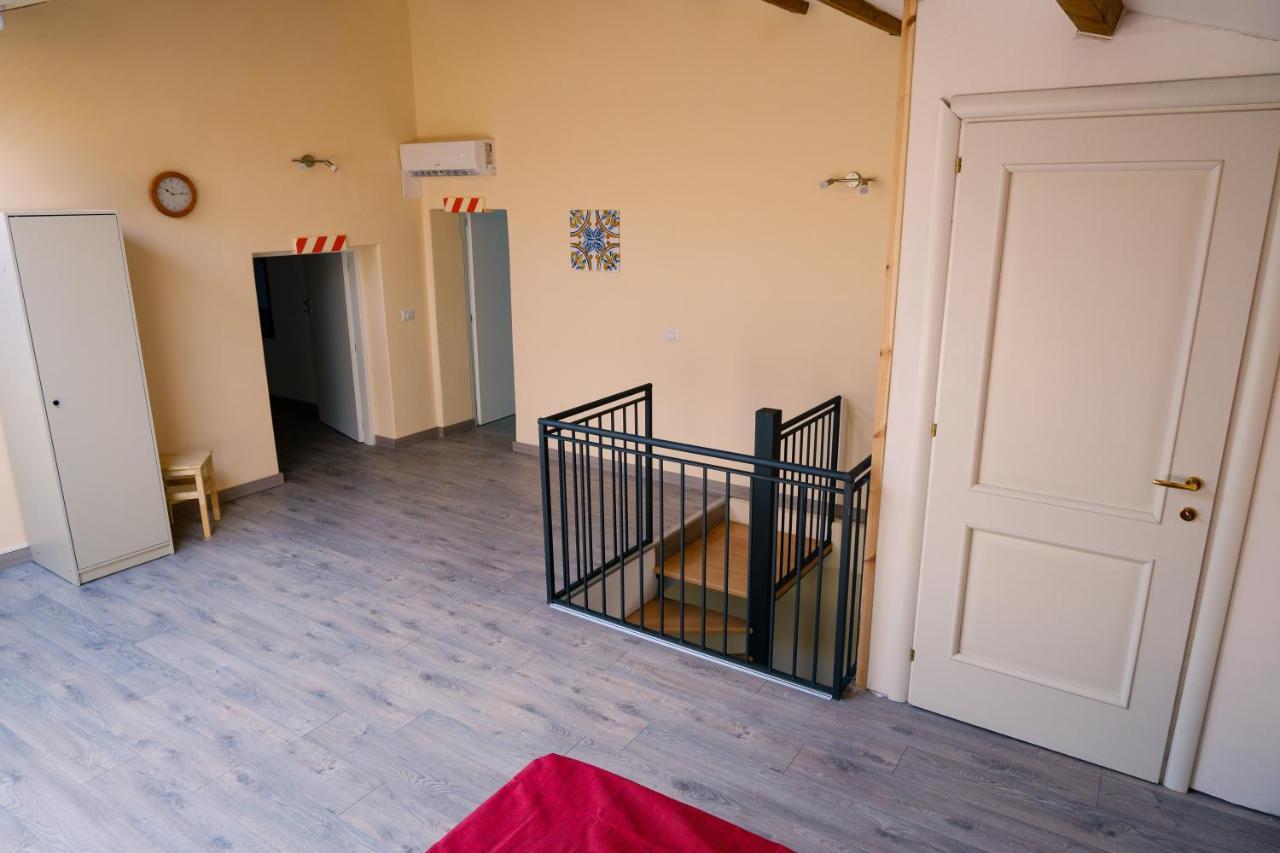 U Passiaturi Big House Apartment คาตาเนีย ภายนอก รูปภาพ
